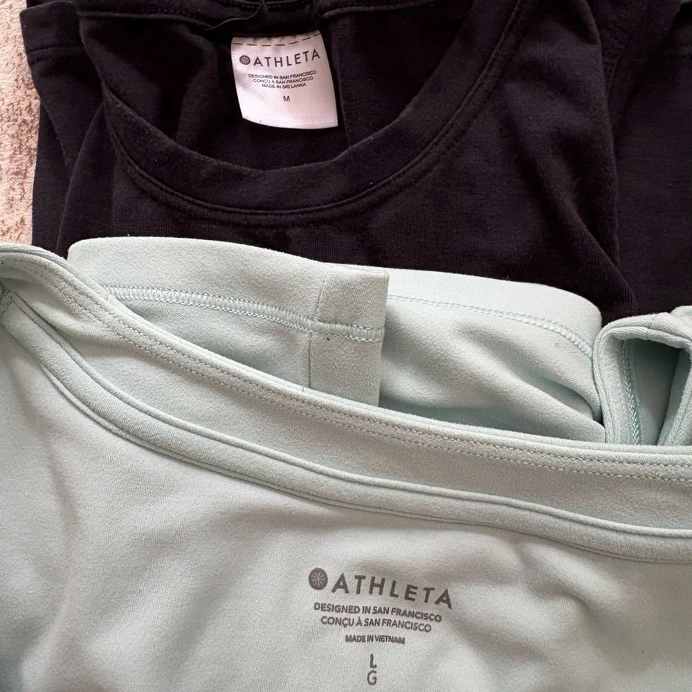 Bundle of 3 Lululemon & 2 Athleta workout tops - Picture 9 of 9
